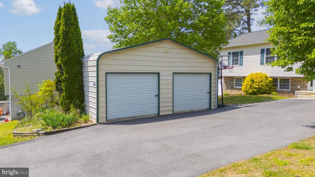 Image 5 of property listing at 23260 HILLTOP DR, Bushwood, MD 20618