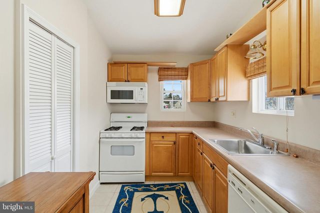 43 LAWRENCE DRIVE, Manahawkin, NJ 08050