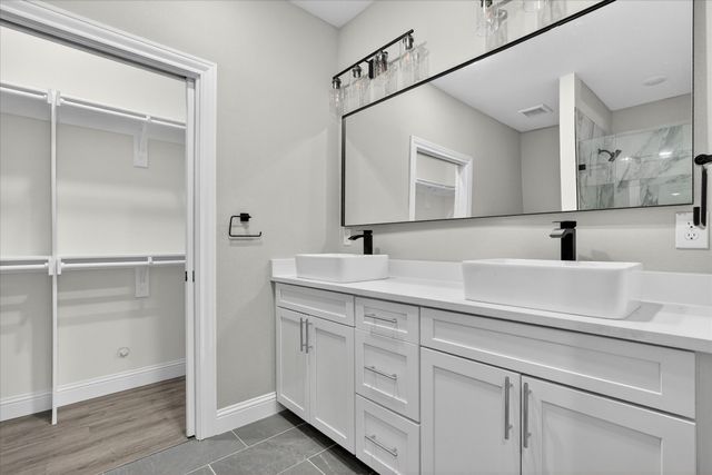 806 Premier, Grand Prairie, TX 75051