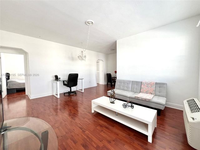 450 77th St 6, Miami Beach, FL 33141
