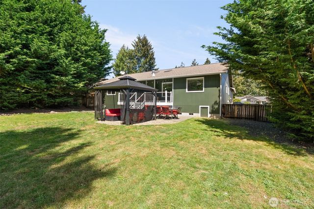 100 E Cardinal Court, Allyn, WA 98524