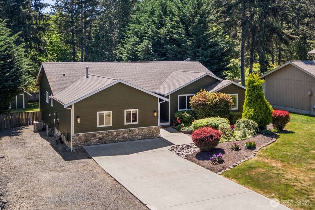 100 E Cardinal Court, Allyn, WA 98524