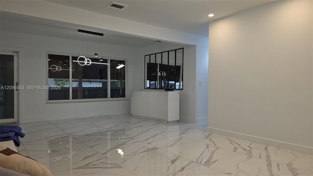 449 NW 30th Place 449, Miami, FL 33125