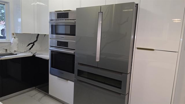 449 NW 30th Place 449, Miami, FL 33125