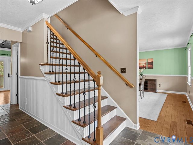 364 Poplar Dr, Louisa, VA 23093