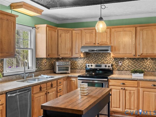 364 Poplar Dr, Louisa, VA 23093