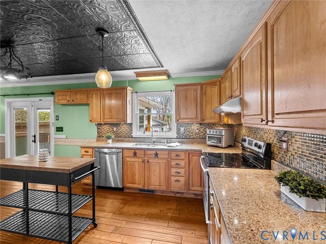 364 Poplar Dr, Louisa, VA 23093
