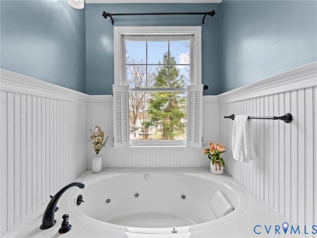 364 Poplar Dr, Louisa, VA 23093