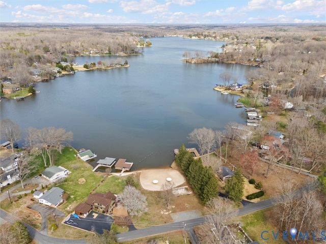 364 Poplar Dr, Louisa, VA 23093