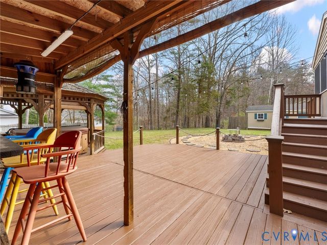 364 Poplar Dr, Louisa, VA 23093