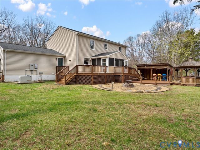 364 Poplar Dr, Louisa, VA 23093
