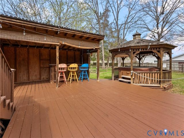 364 Poplar Dr, Louisa, VA 23093