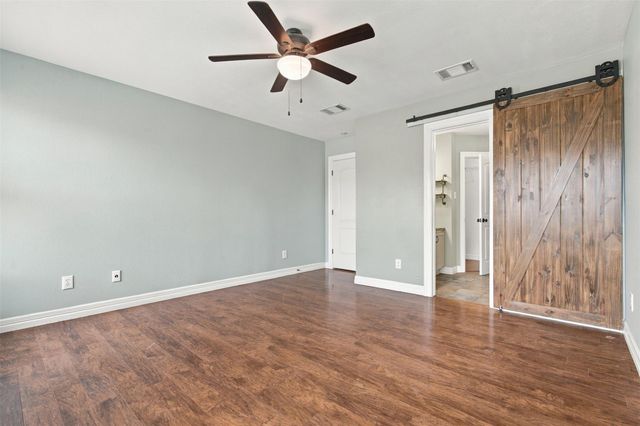 208 Rock Hound LN, Liberty Hill, TX 78642