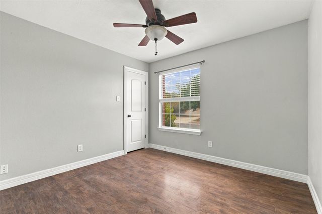 208 Rock Hound LN, Liberty Hill, TX 78642