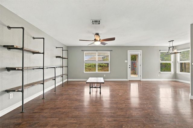 208 Rock Hound LN, Liberty Hill, TX 78642