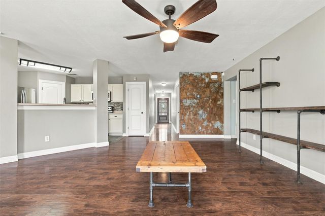 208 Rock Hound LN, Liberty Hill, TX 78642