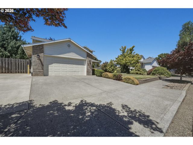 13073 SMOKE TREE Pl, Oregon City, OR 97045