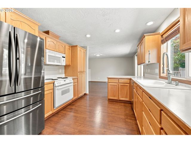 13073 SMOKE TREE Pl, Oregon City, OR 97045