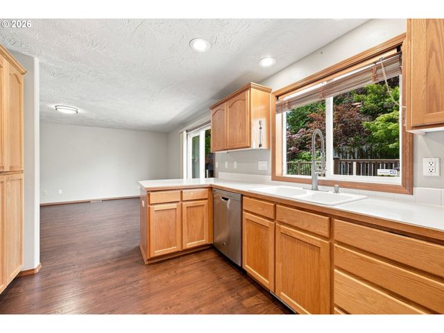 13073 SMOKE TREE Pl, Oregon City, OR 97045