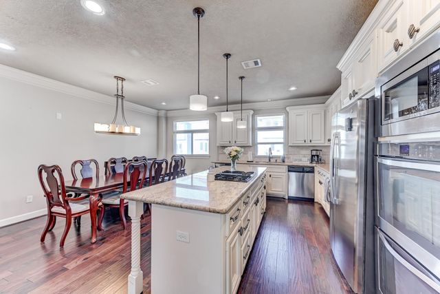 1325 W 24th Street D, Houston, TX 77008