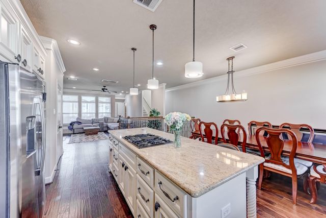 1325 W 24th Street D, Houston, TX 77008