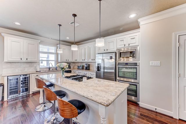 1325 W 24th Street D, Houston, TX 77008