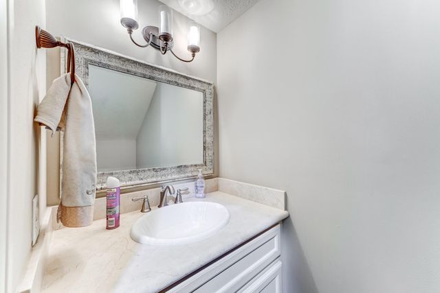 1325 W 24th Street D, Houston, TX 77008