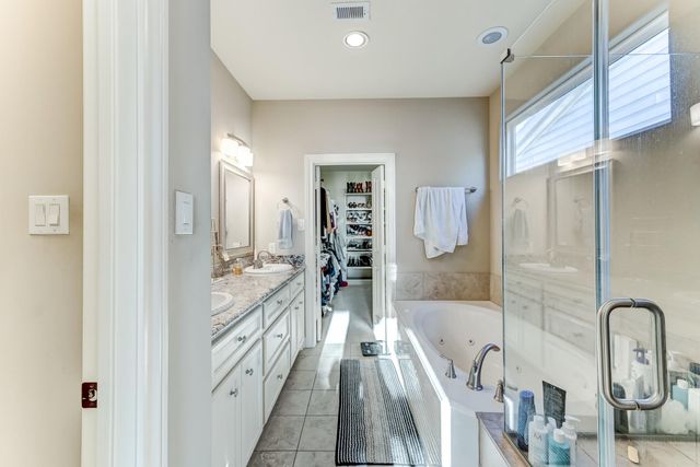 1325 W 24th Street D, Houston, TX 77008