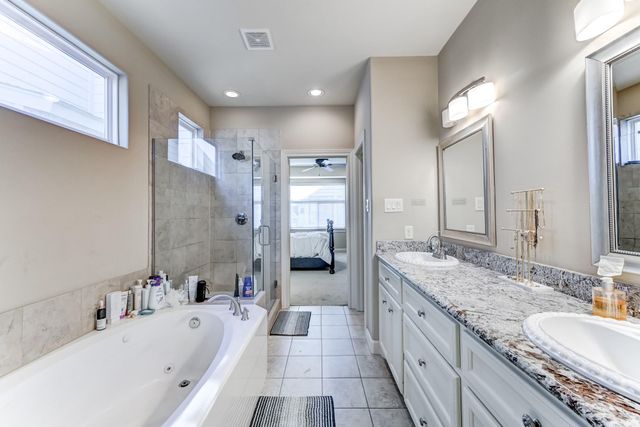 1325 W 24th Street D, Houston, TX 77008