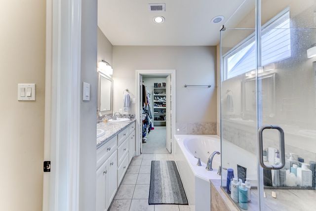 1325 W 24th Street D, Houston, TX 77008