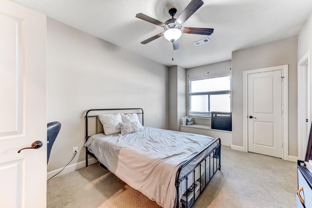 1325 W 24th Street D, Houston, TX 77008