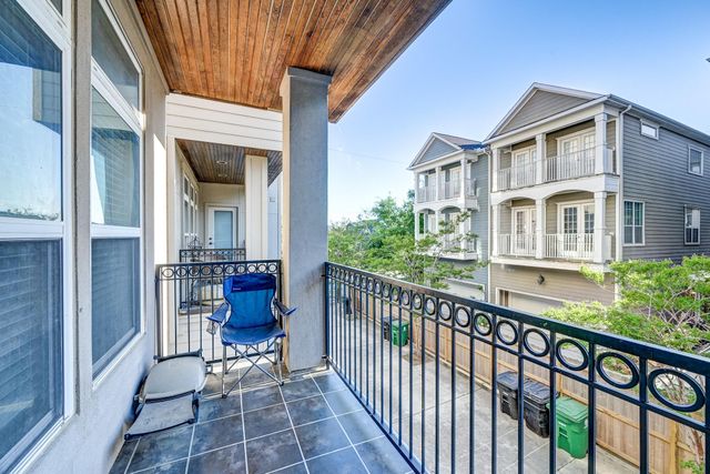 1325 W 24th Street D, Houston, TX 77008