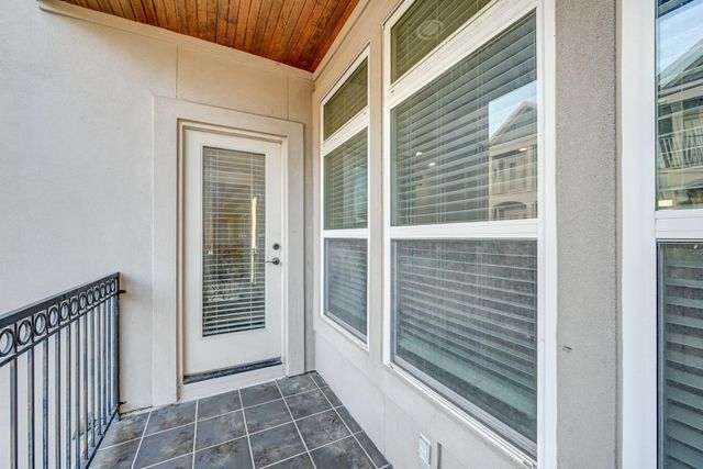 1325 W 24th Street D, Houston, TX 77008