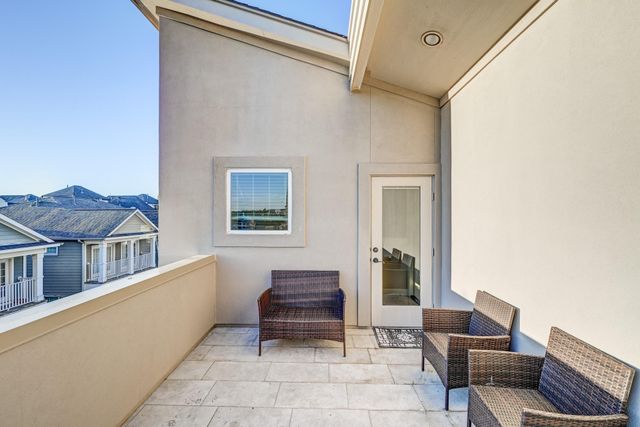 1325 W 24th Street D, Houston, TX 77008