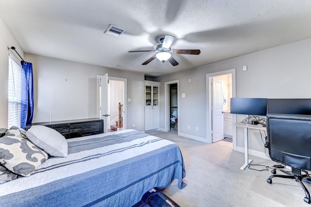 1325 W 24th Street D, Houston, TX 77008