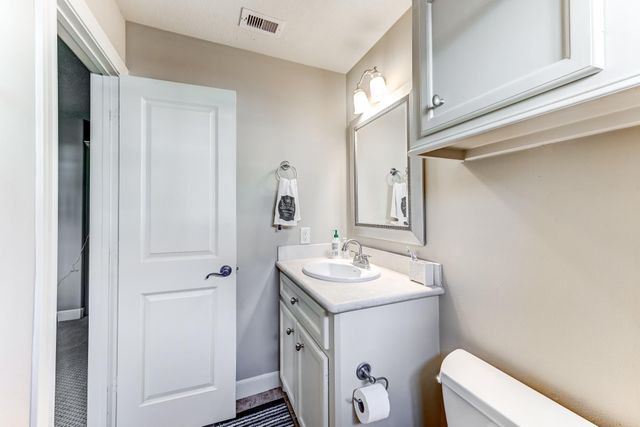 1325 W 24th Street D, Houston, TX 77008