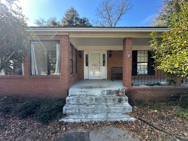 299 Warren Street, Allendale, SC 29810