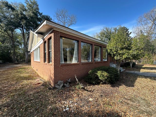 299 Warren Street, Allendale, SC 29810