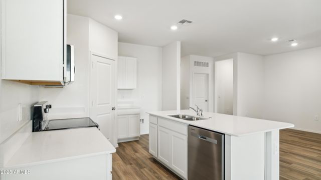 18477 W HACKAMORE Drive, Wittmann, AZ 85361