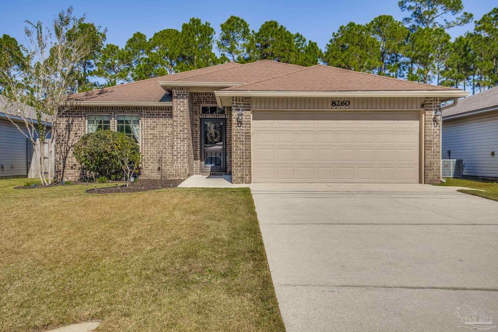 8260 Tavira St, Navarre, FL 32566