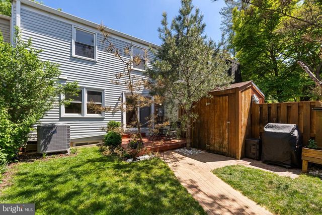 3138 ELLENWOOD DR, Fairfax, VA 22031