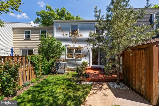 3138 ELLENWOOD DR, Fairfax, VA 22031