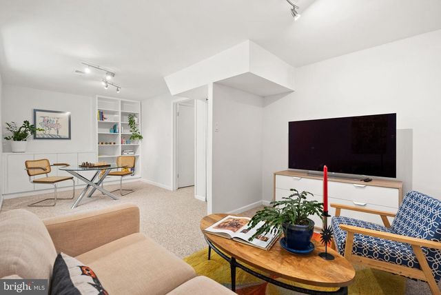 3138 ELLENWOOD DR, Fairfax, VA 22031