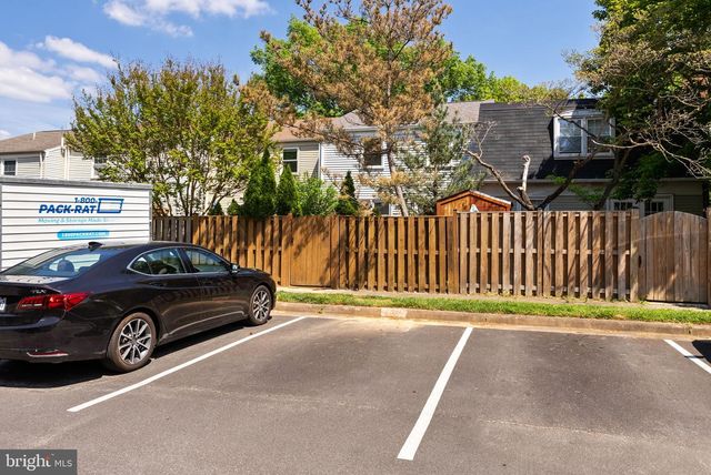 3138 ELLENWOOD DR, Fairfax, VA 22031