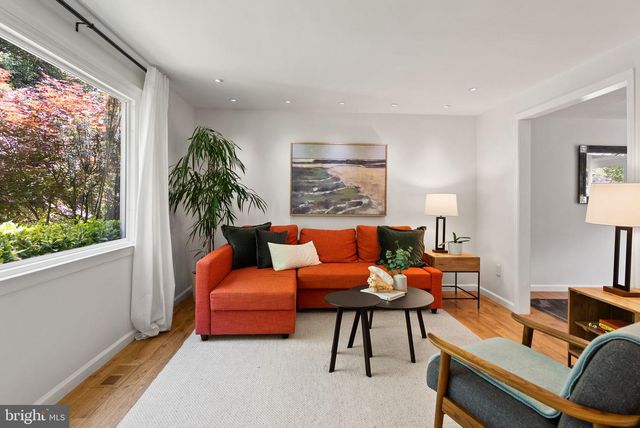 3138 ELLENWOOD DR, Fairfax, VA 22031