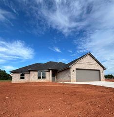 109 S 6th Ave, Sterling, OK 73567