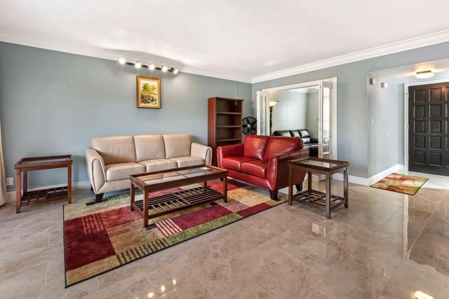 6010 S Falls Circle Drive 405, Lauderhill, FL 33319