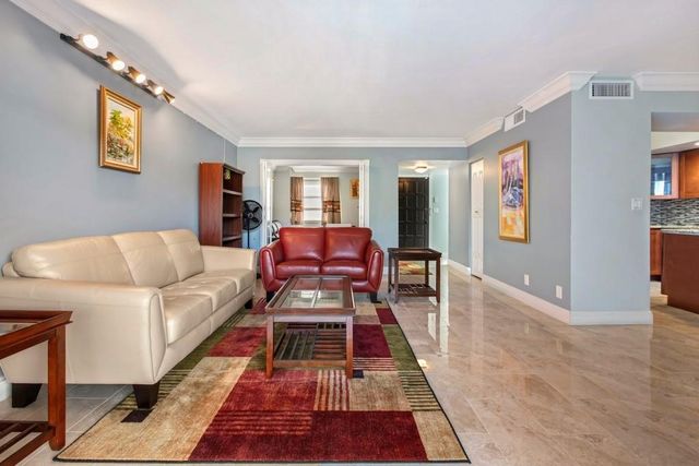 6010 S Falls Circle Drive 405, Lauderhill, FL 33319