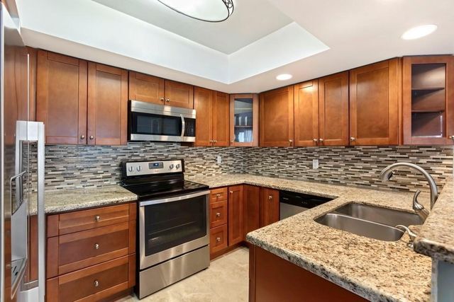 6010 S Falls Circle Drive 405, Lauderhill, FL 33319