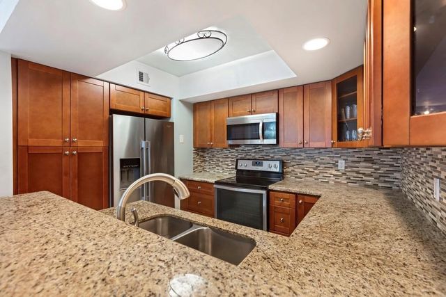 6010 S Falls Circle Drive 405, Lauderhill, FL 33319